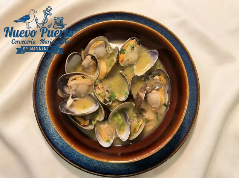 Almejas al ajillo