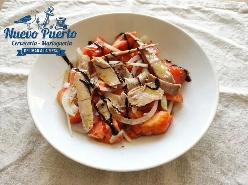 Ensalada de tomate con ventresca